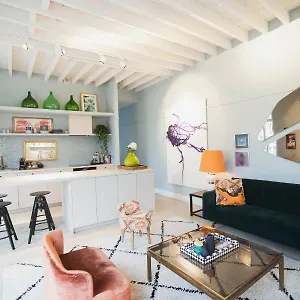 https://oever-house.brusselshotelsbook.com